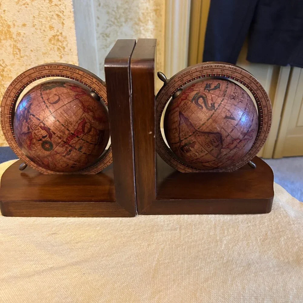 Vintage  Globe bookends  (Olde World) made in Italy  6.5 in tall 11 wide - Picture 5 of 5